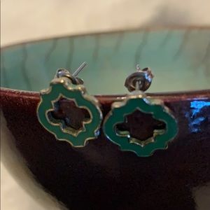 3/$30 🍀 Green Earrings 🍀